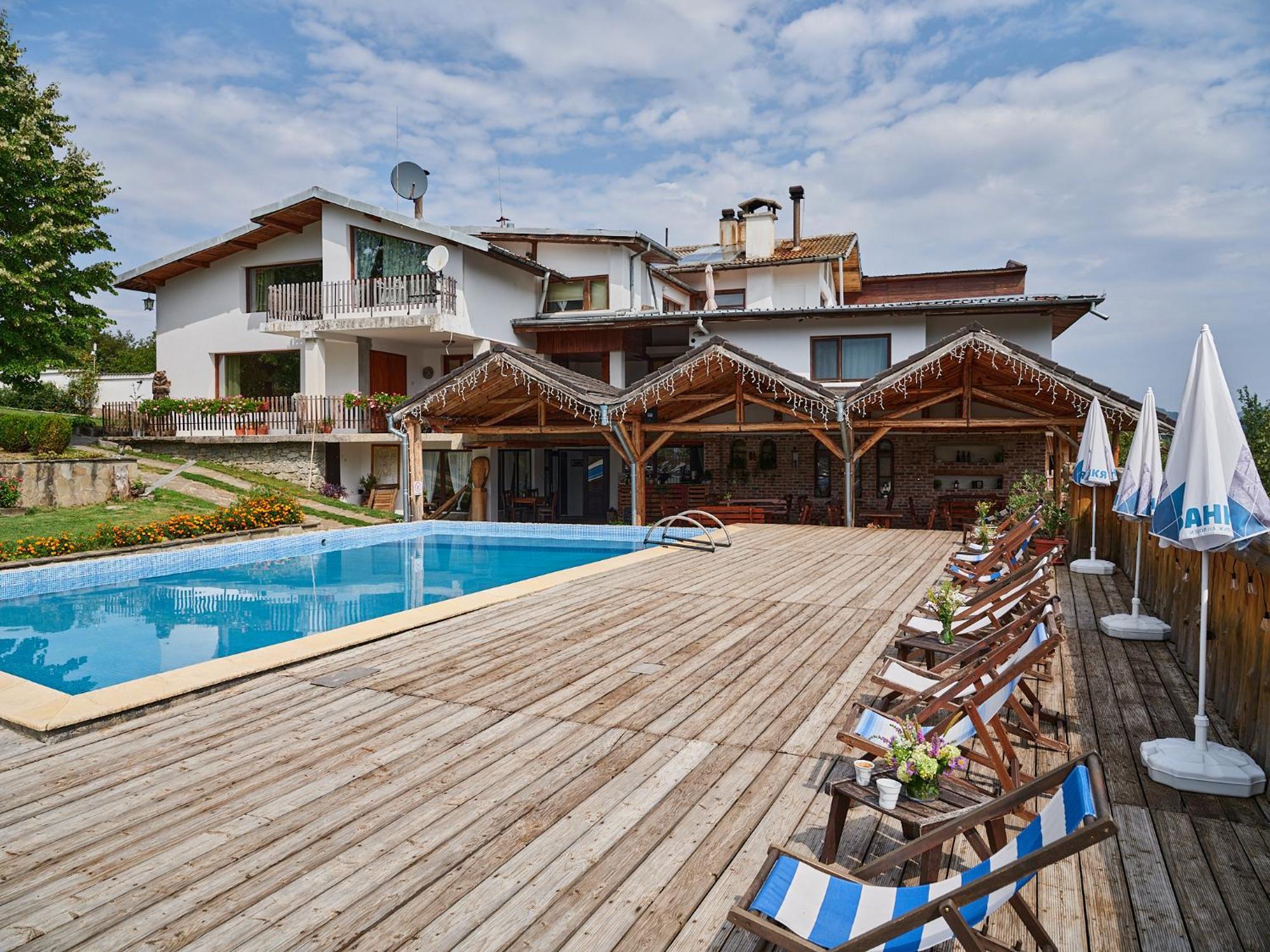 Hotel Tihiat Kat Априлци Экстерьер фото